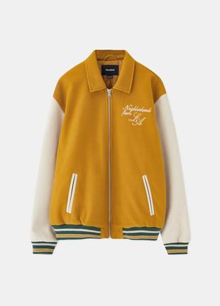 Фетровая куртка с вышивкой pull & bear (р. l)