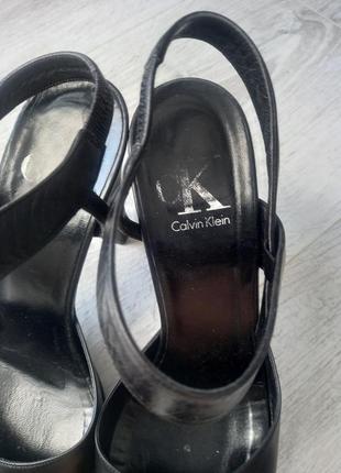 Шкіряні босоніжки calvin klein5 фото