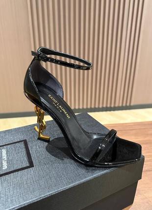 Босоножки в стиле Saint Laurent Lou Stiefeletten Schwarz