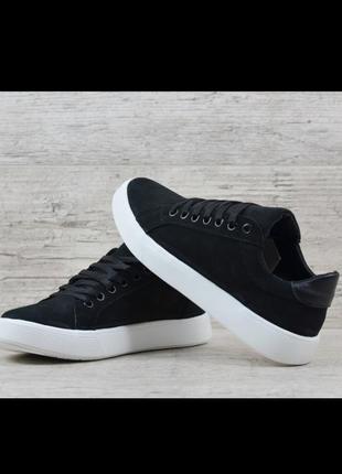 Дитячі/підліткові кеди з натурального нубуку чорні на білій підошві