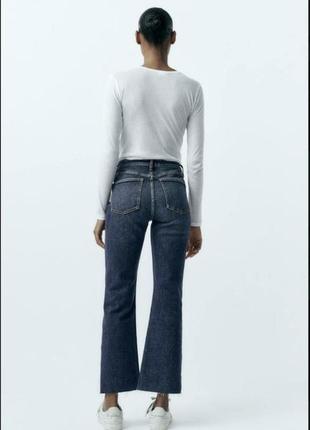 Укорочені розклешоні джинси з необробленим краєм з нової колекції zara розмір м (38)2 фото