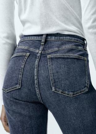 Укорочені розклешоні джинси з необробленим краєм з нової колекції zara розмір м (38)3 фото