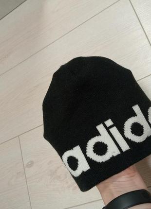 Шапка від бренду adidas універсальна