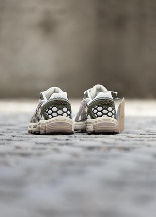 Кросівки в стилі asics