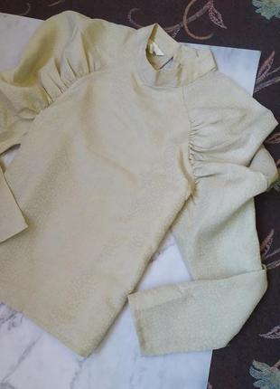 Блуза ніжна повітряна / рукави ліхтарики об'ємні / кремова фактурна блузка