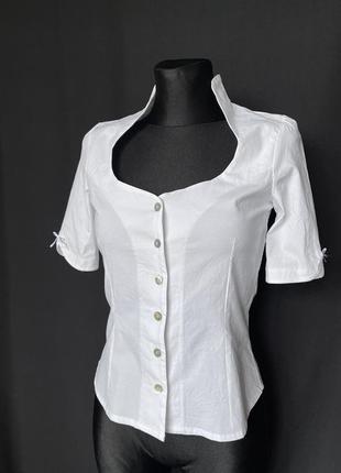 Stockerpoint біла блуза з цікавим вирізом приталена по фігурі y2k баварська дирндль