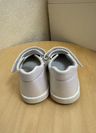 Перламутровые туфли с сердечками3 фото