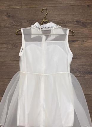 Стильное короткое двойное молочное полупрозрачное платье рубашка с органзой и камнями с, 445 фото