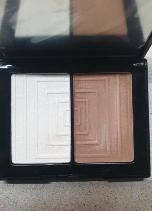 Liphop v-face duo powder подвійна пудра  для обличчя4 фото