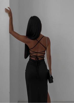 Ідеальна базова чорна сукня міді на бретельках з трендовою спинкою на шнурівці2 фото