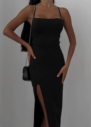 Ідеальна базова чорна сукня міді на бретельках з трендовою спинкою на шнурівці4 фото