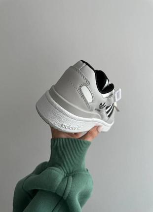 Трендовые женские кроссовки adidas forum low grey black white серые7 фото