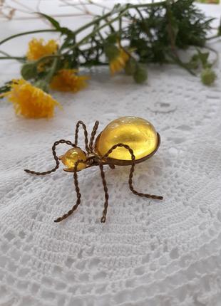Жук паук муравей брошь ссср латунь люцит брошка винтаж советская янтарная
