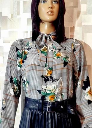 Стильна блуза в клітинку з квітами f&f, стильная блузка в клетку с цветочным принтом2 фото