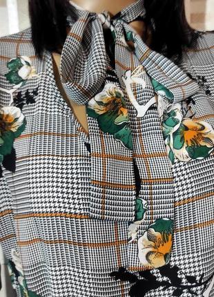 Стильна блуза в клітинку з квітами f&f, стильная блузка в клетку с цветочным принтом3 фото