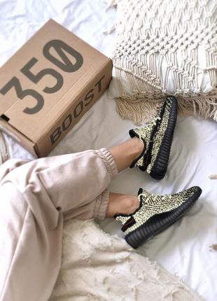 Круті жіночі кросівки adidas yeezy boost 350 чорно-вишневі10 фото