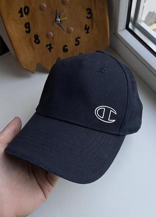 Кепка champion