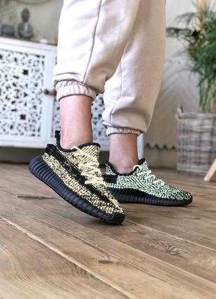 Чудові жіночі кросівки adidas yeezy boost 350 чорні з рефлективом