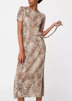 Плиссированное длинное платье в леопардовый принт с разрезами/вырезами6 фото