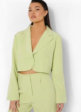 Укороченный пиджак лимонного цвета/на одну пуговицу/с широкими плечами