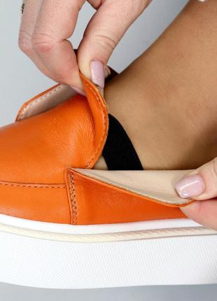 Яркие оранжевые кожаные лоферы натуральная кожа на утолщенной белой подошве2 фото