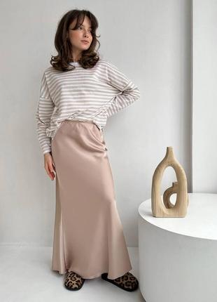 Длинная сатиновая юбка с резинкой в поясе
