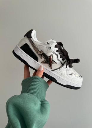 Прекрасные женские кроссовки a bathing ape bape sta white bronze белые с бронзовым