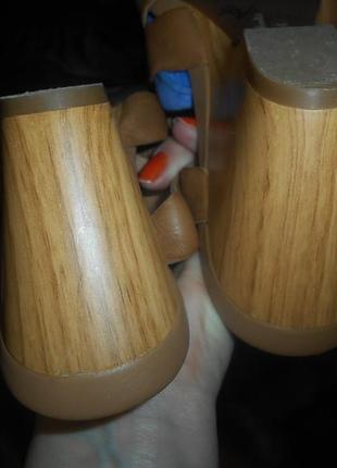 Шикарные кожаные босоножки на деревянной танкетке, clarks5 фото