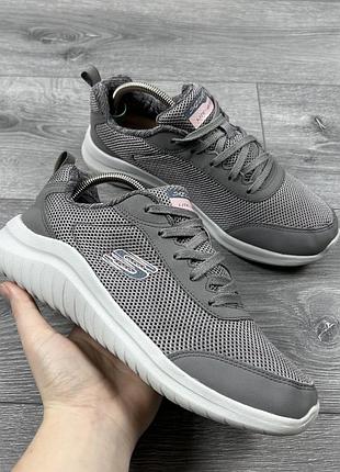 Жіночі оригінальні дуже зручні кросівки skechers