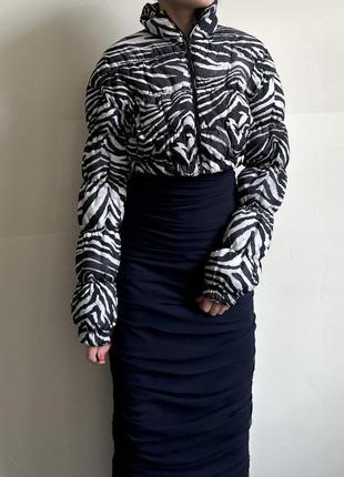 Укороченная куртка принт зебра черно белая размер xs3 фото