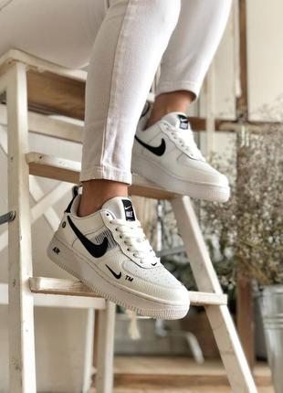 Трендовые крутые женские кроссовки nike air force белые