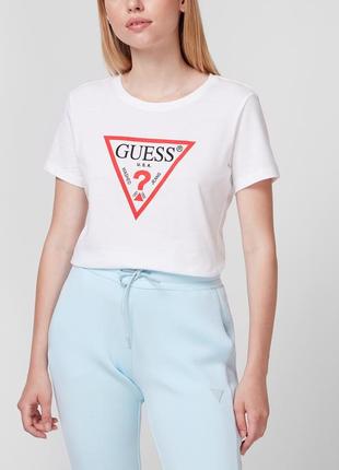 Guess
футболка triangle logo. біла футболка guess. оригінал1 фото