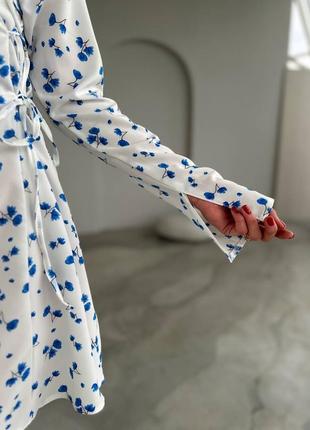Воздушное платье, с невероятно красивыми затяжками по бокам и красивым рукавом🕊2 фото