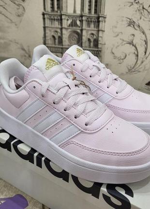 Жіночі оригінальні кросівки кеди adidas breaknet

розмір 36