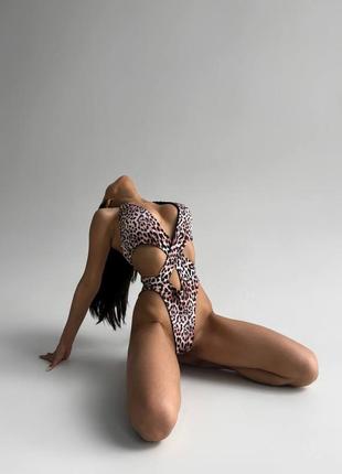 Суцільний купальник леопард з вирізами, сексуальний леопардовий купальник з розрізами3 фото