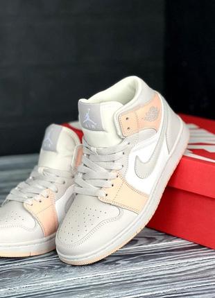 Nike air jordan 1 retro кроссовки женские белые с серым и персиковым высокими найк джордан осенние весенние демисезонные высокие отменное качество кожаные4 фото