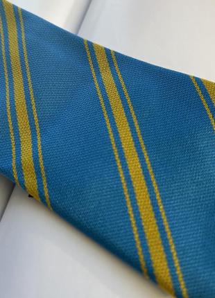 Голубо-желтый галстук в полоску5 фото