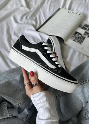 Шикарные женские кеды на платформе vans old skool black white platform чёрные