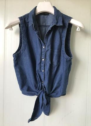 Рубашка с узлом без рукавов