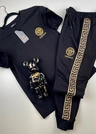 Спортивний костюм в стилі versace