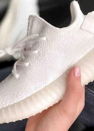 Білі кросівки адідас їзі буст 350 унісекс adidas yeezy boost 350 v2 triple white 36