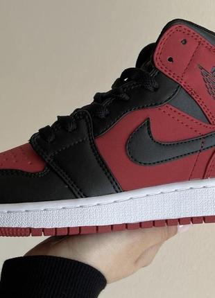 Jordan retro 1 black red white 36