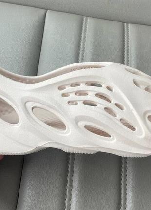 Бежевые кроксы адидас изи фоам унисекс без лого adidas yeezy foam runner ochre beige no brand no logo 36