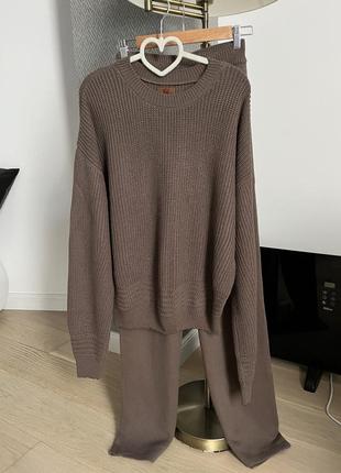 Красивый трикотажный костюм в стиле massimo dutti