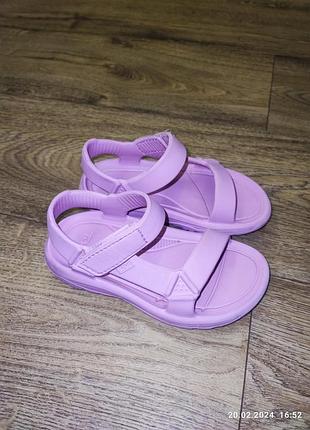 Teva босоніжки 28 розмір