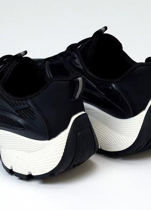 Практичные кроссовки в базовом черном цвете на шнурках. весенний, летний вариант 36,37,39,40,41,38,10 фото