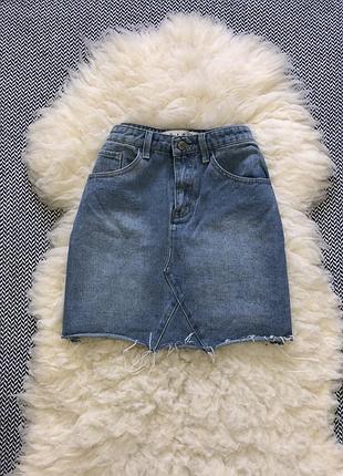 Мини джинсовая юбка джинс плотная базовая необработан низ край