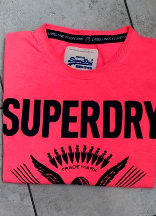 Чоловіча бавовняна модна вінтажна футболка superdry у рожевому кольорі розмір l4 фото