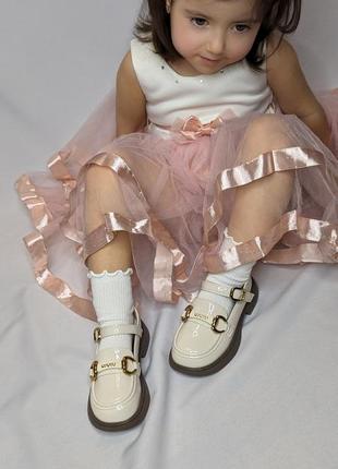 Бежевые лаковые туфли для девочки clibee, кожаная стелька, размер 26,27,28,292 фото