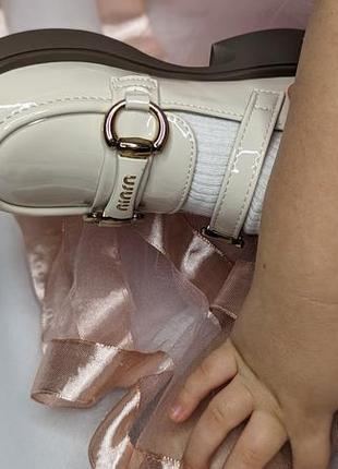 Бежевые лаковые туфли для девочки clibee, кожаная стелька, размер 26,27,28,296 фото